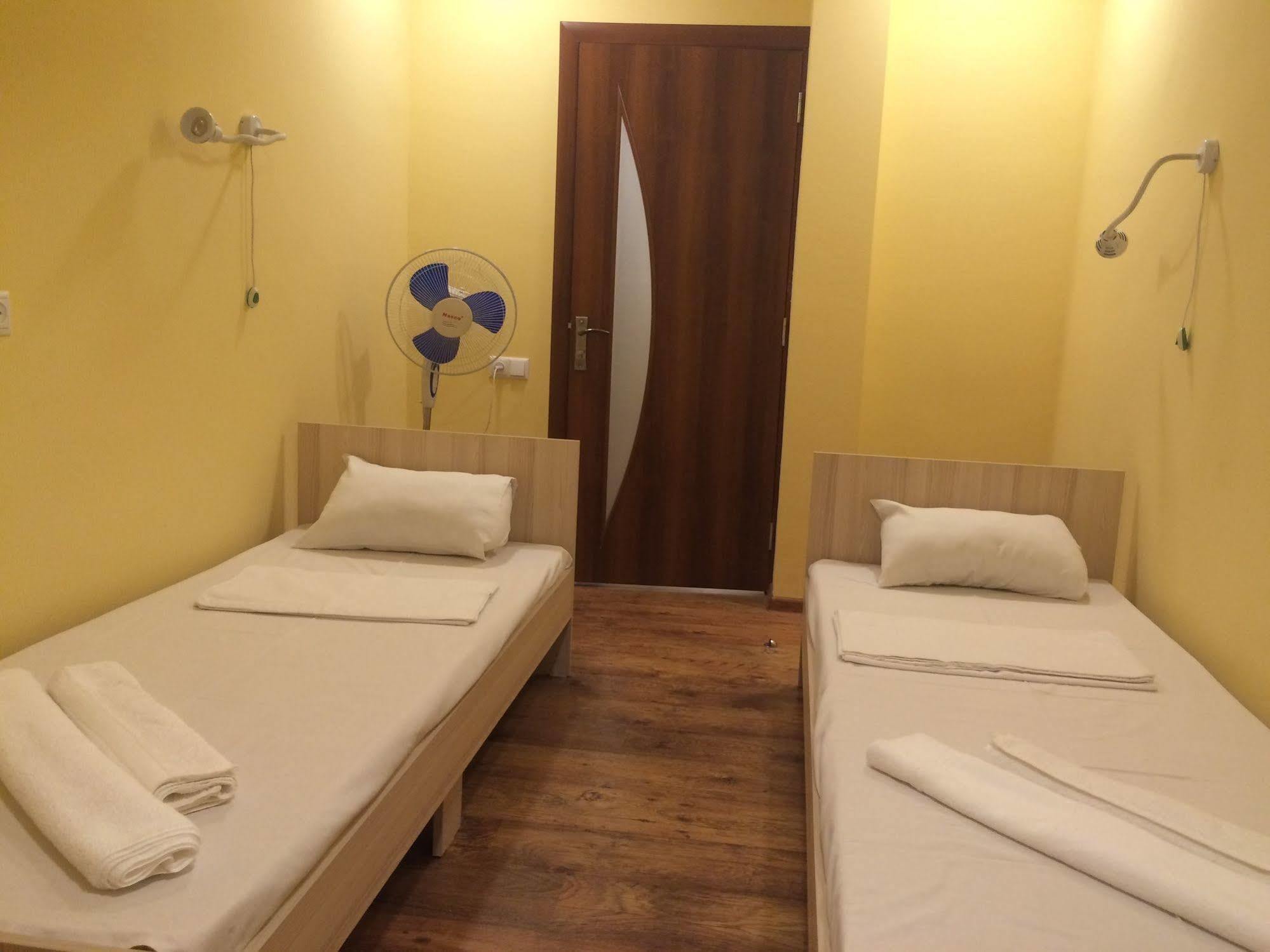 Your Hostel Erivan Exterior foto