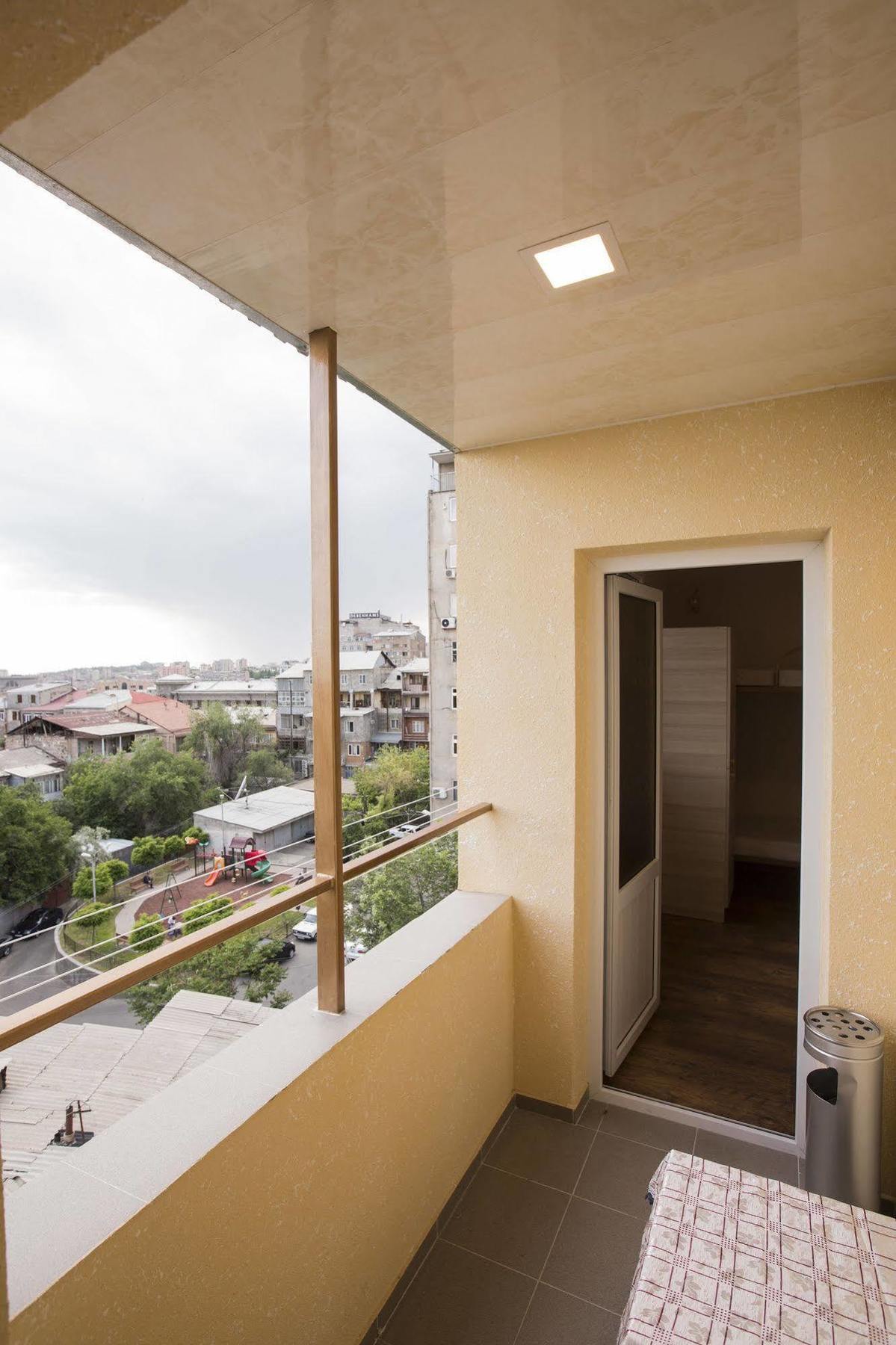 Your Hostel Erivan Exterior foto