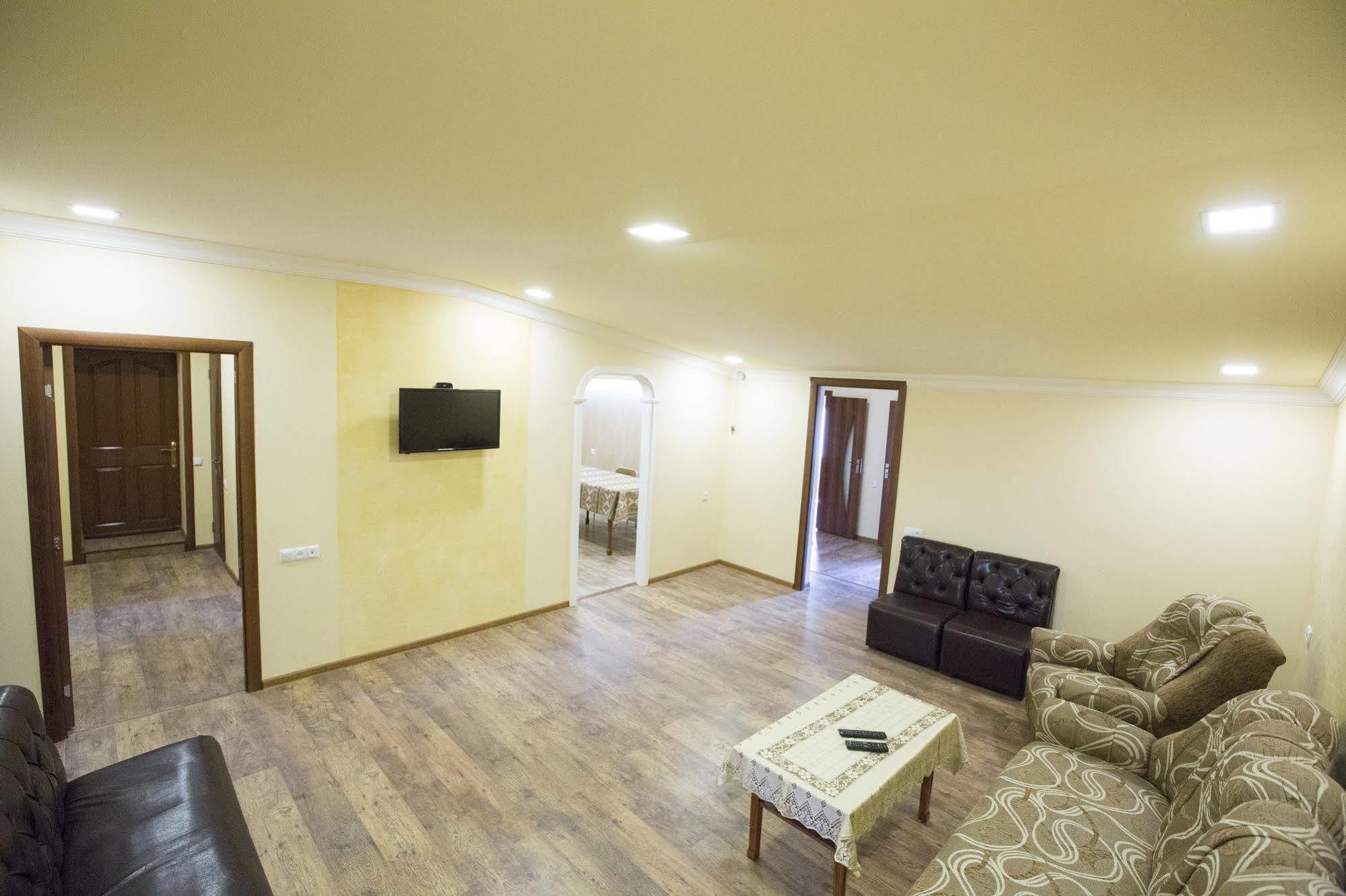 Your Hostel Erivan Exterior foto